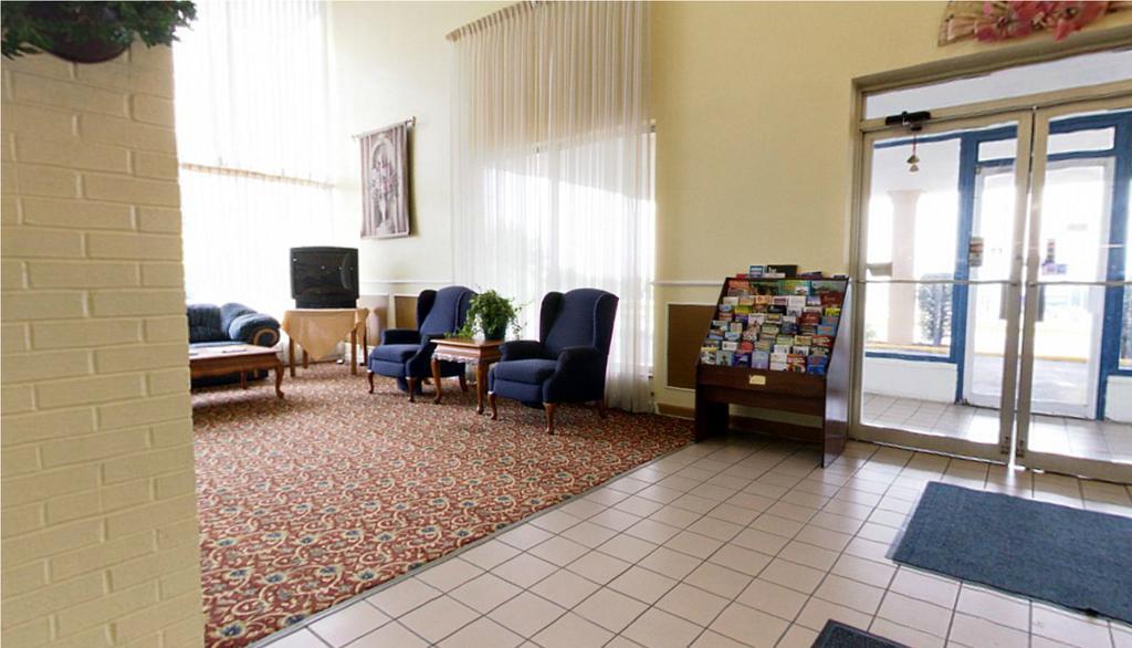 Americas Best Value Inn Нютън Екстериор снимка