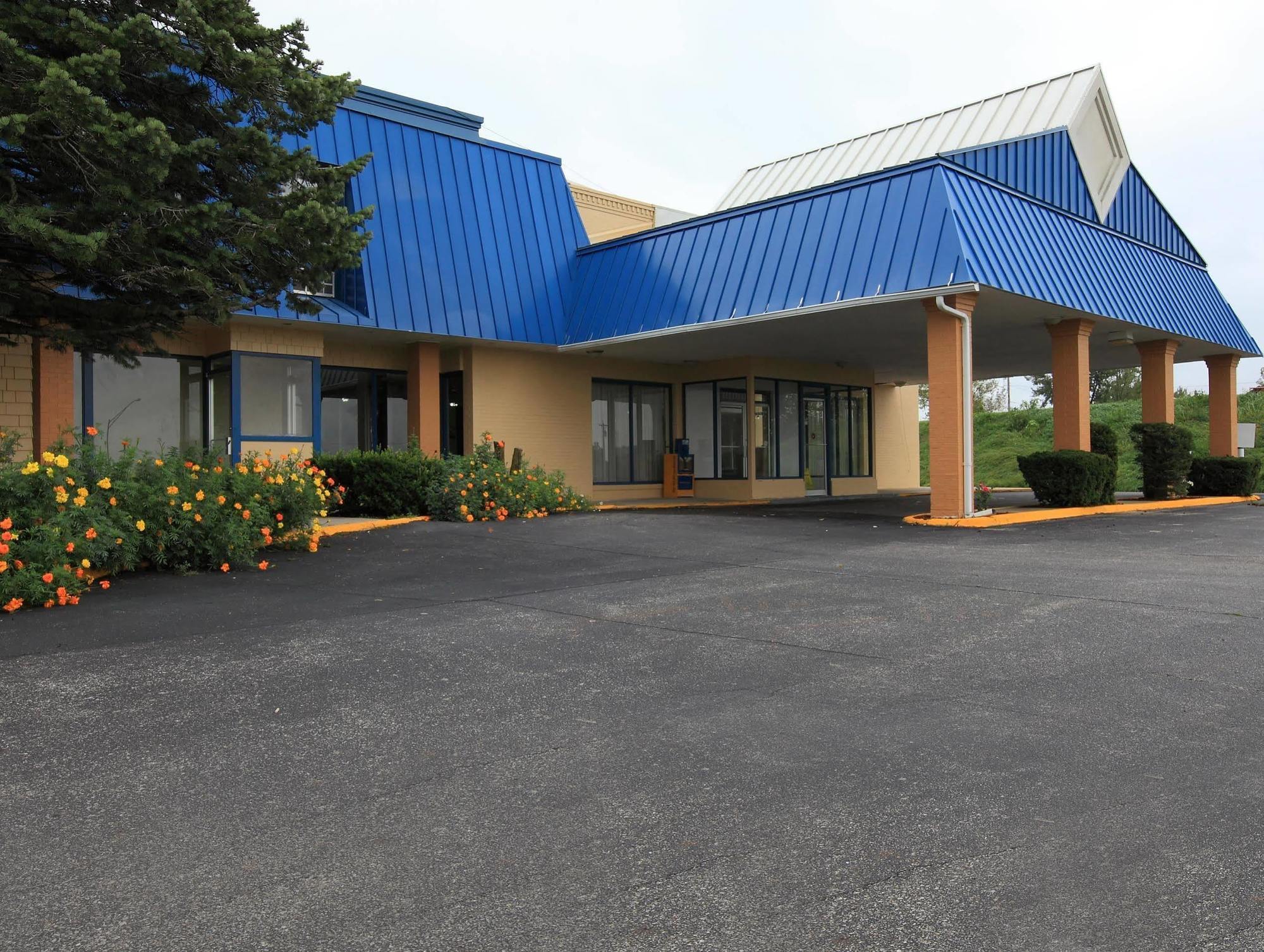 Americas Best Value Inn Нютън Екстериор снимка